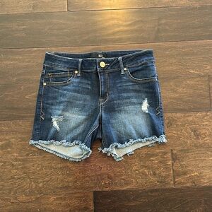 1822 women’s dark-wash jean shorts, size 29